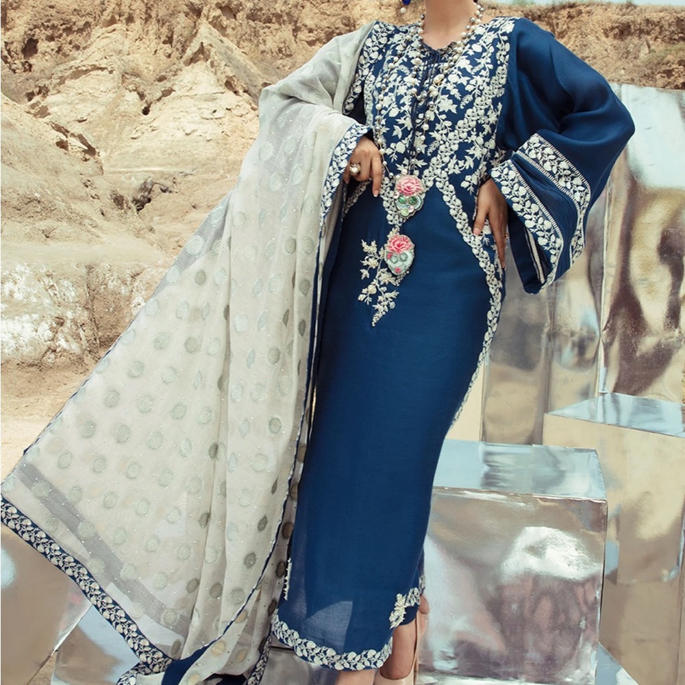 Brand New Saira Shakira Prussian Shalwar Kameez  size M